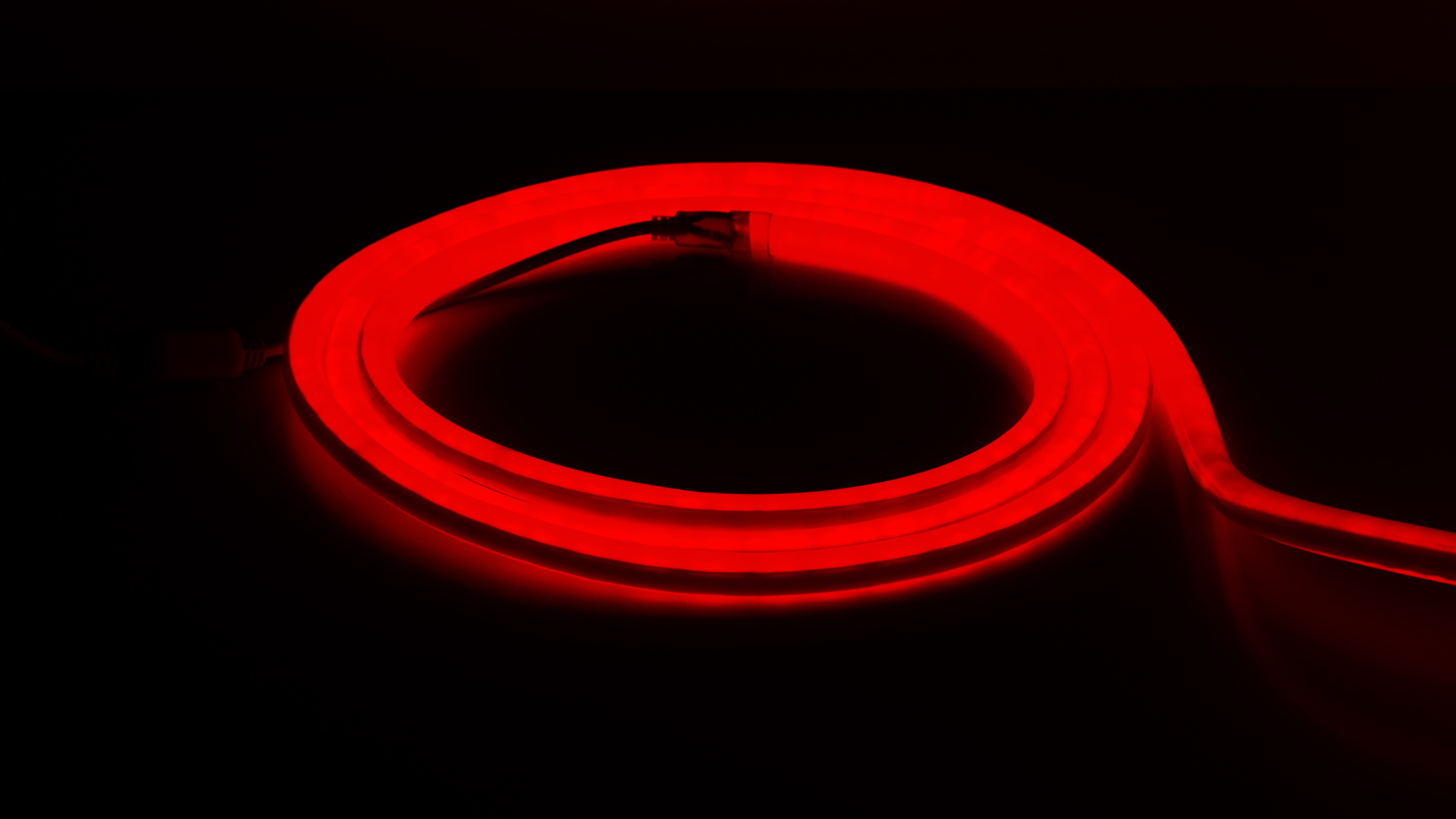 Неон круглый 220V, цвет красный NEONTHIN-CIRCLE-220-R-SILICONE-16-MEN