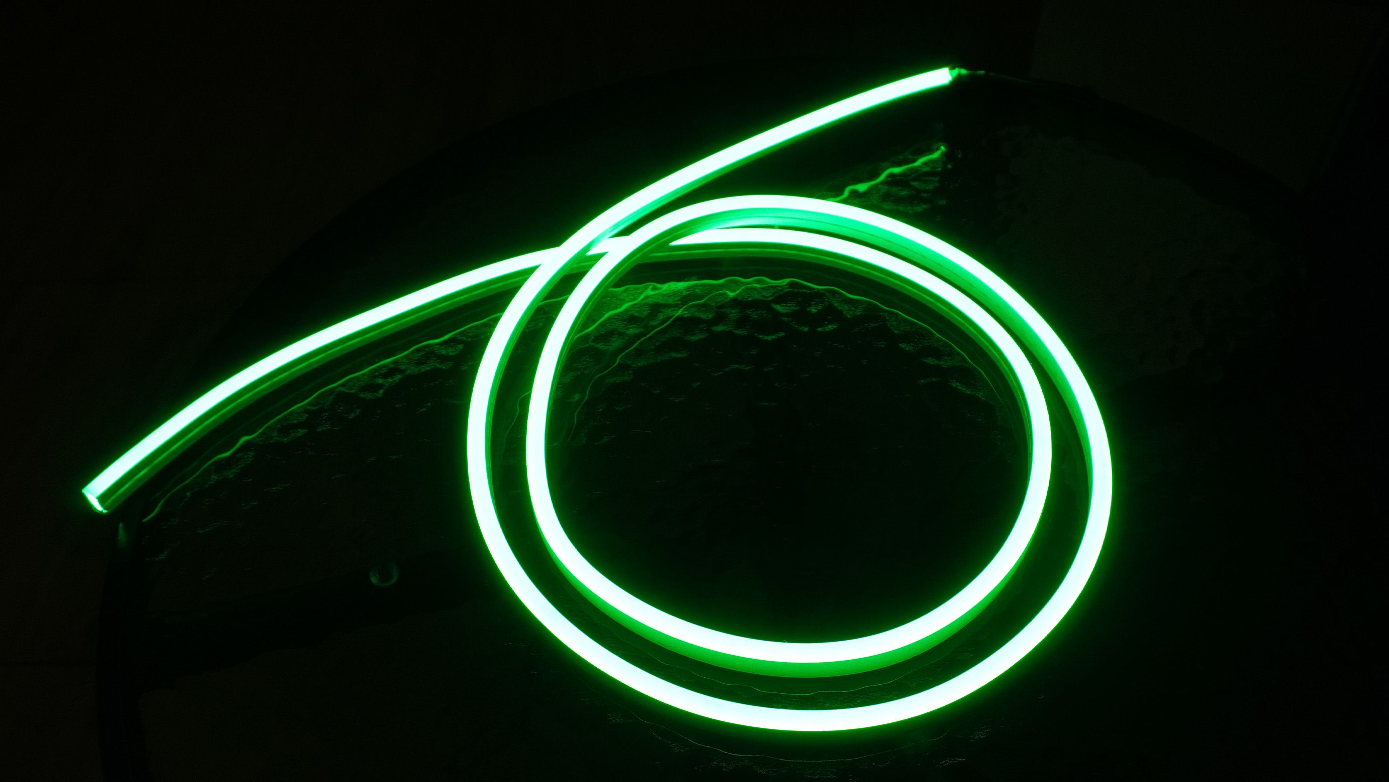 Неон тонкий 12V, цвет светло-зеленый NEON-6X12-SILICONE-LG-10MM-MEN