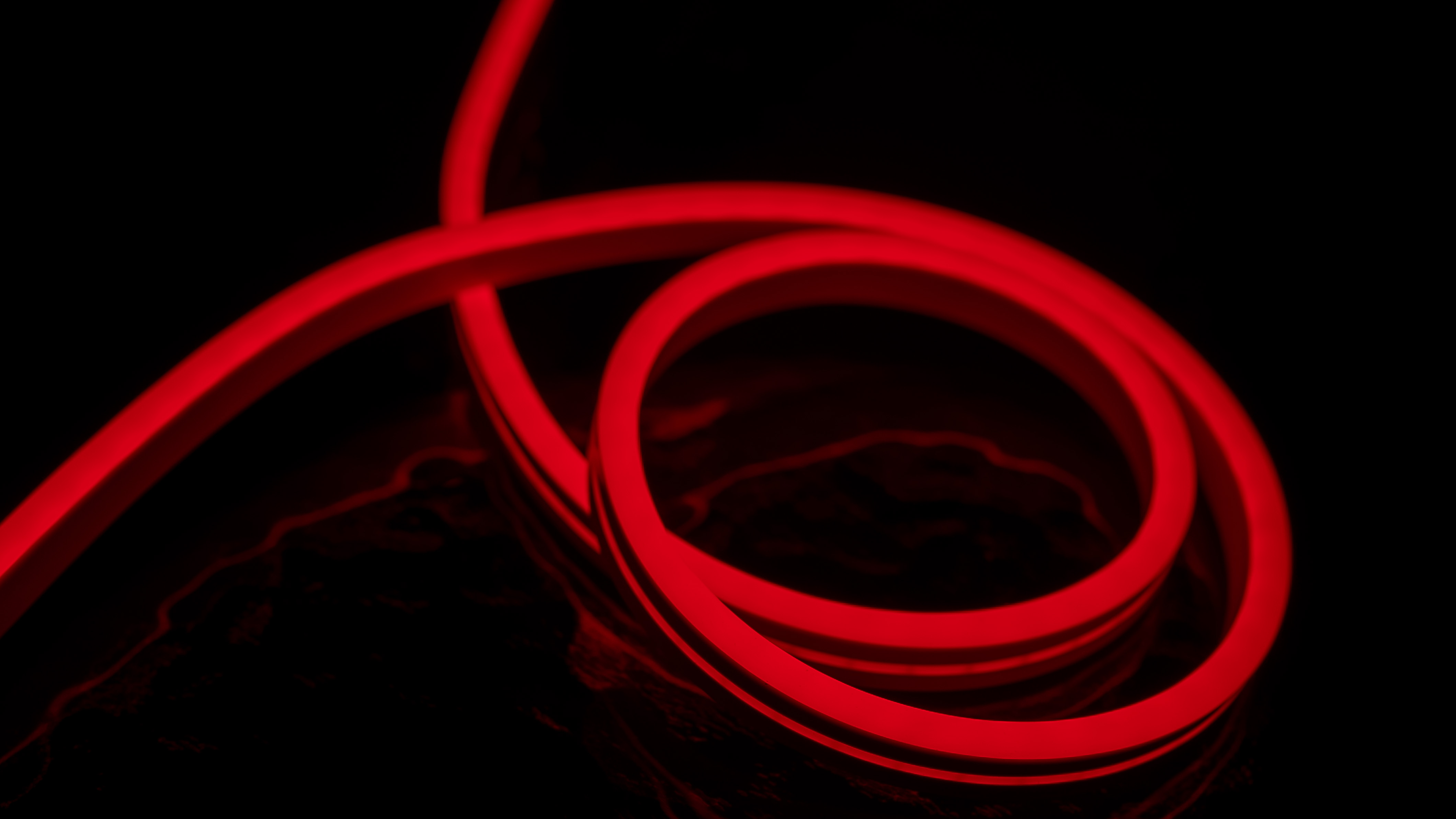 Неон тонкий 12V, цвет красный NEON-8X16-SILICONE-R-10MM-MEN
